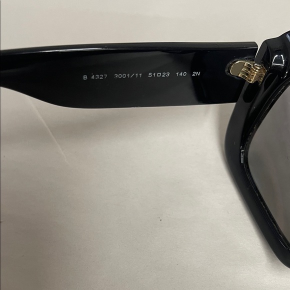 Burberry Black Oversized Sunglasses for women,black good condition no case.R14A - Picture 6 of 9